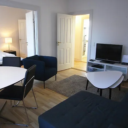 Homey In Elegant Apartment
